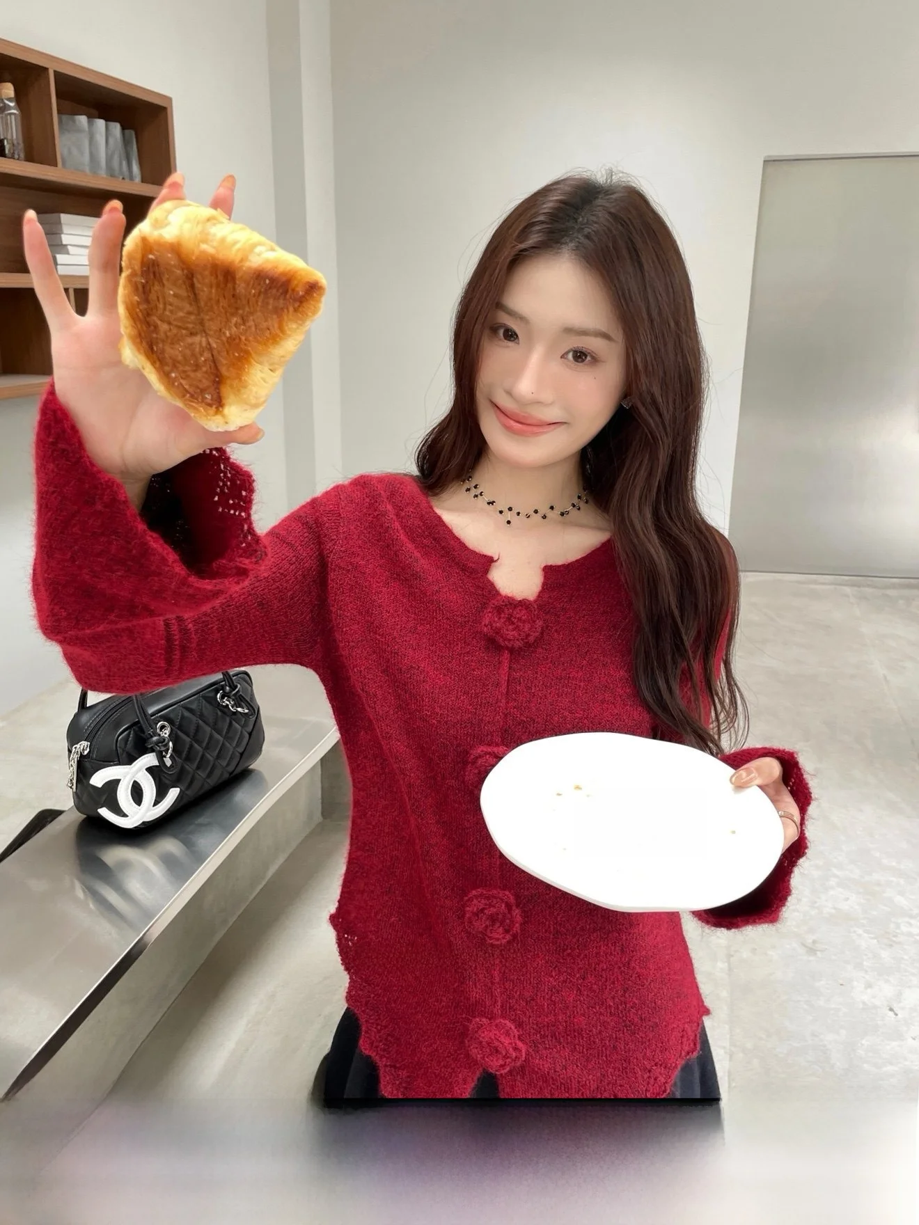 

UKILAU Korean Sle V-Ne Knitted Base irt Women's Inner Wear Red Flower Decoration Polyester Fiber Long Sve Top