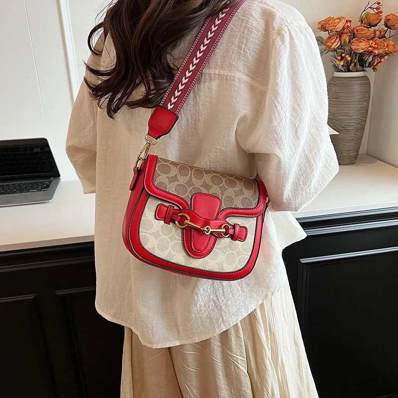 2024 New Letter Western Fashion Saddle Bag Versatile Western Style Contrast Color Shoulder Crossbody Bag