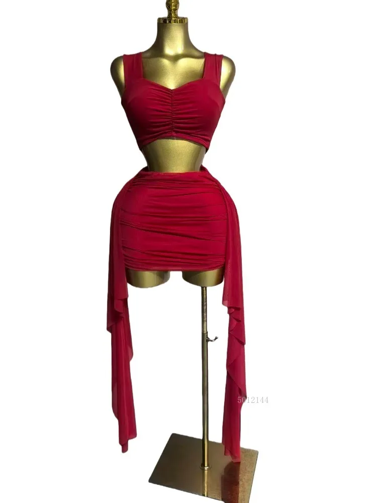 

2026 Модный женский комплект платьев со рюшами, укороченный топ на бретелях и облегающие мини-юбки с лентой, костюм для отпуска, комплект из двух предметов