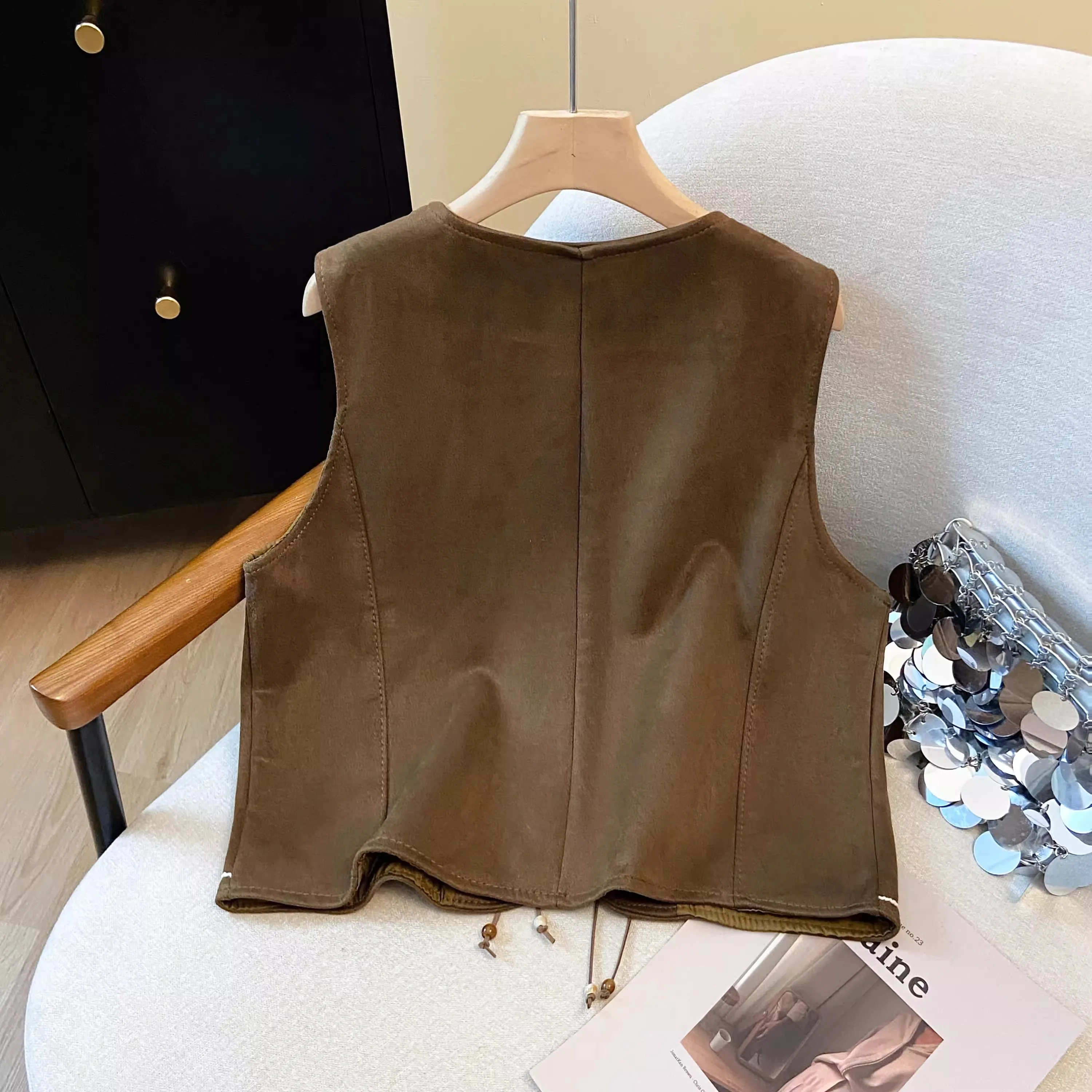 Retro Etniczna Damska Kamizelka z Bogatym Haftem, Zapinana na Pasek, Wyszczuplająca Bluzka do Noszenia na Wierzch, Krój Regularny, Długość Standardowa, Bez Guzików