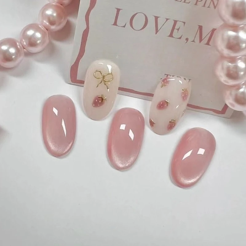 

24 шт., короткие кошачьи глаза, розовые накладные ногти, миндаль, французский блеск, милый свежий клубничный узор, дизайн ногтей, съемные готовые ногти