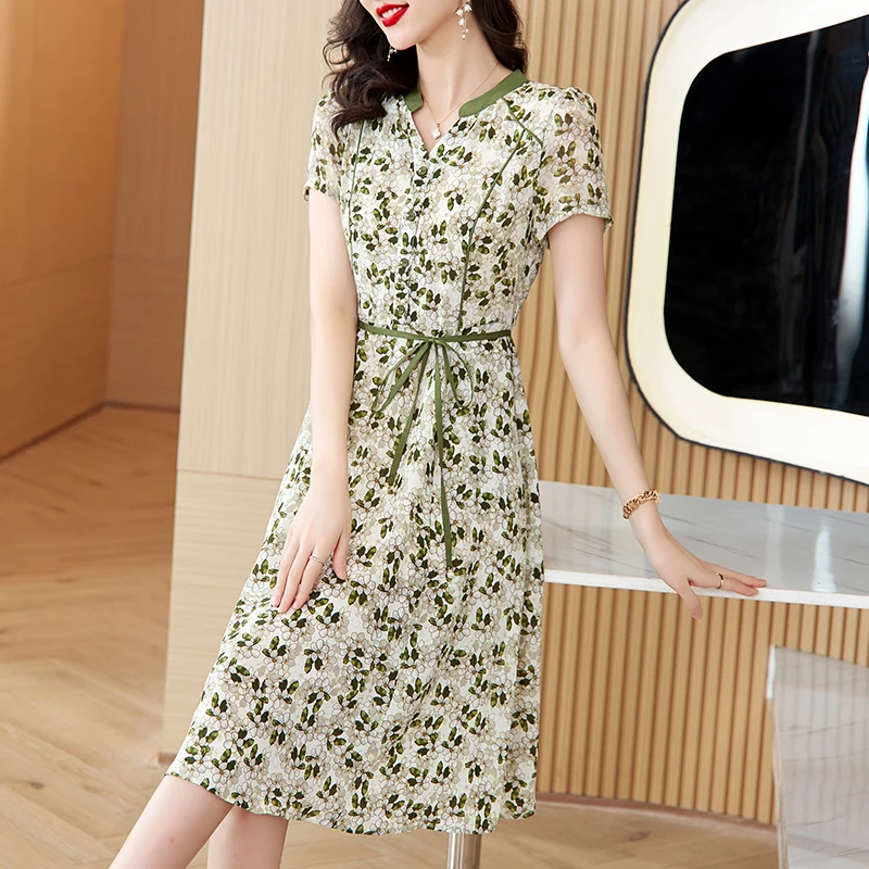 

2023 Summer New Women's Green Silk Short Sleeve Dress V-Neck Printed Loose Large Waist Slim Long Dress Knee Length Gown