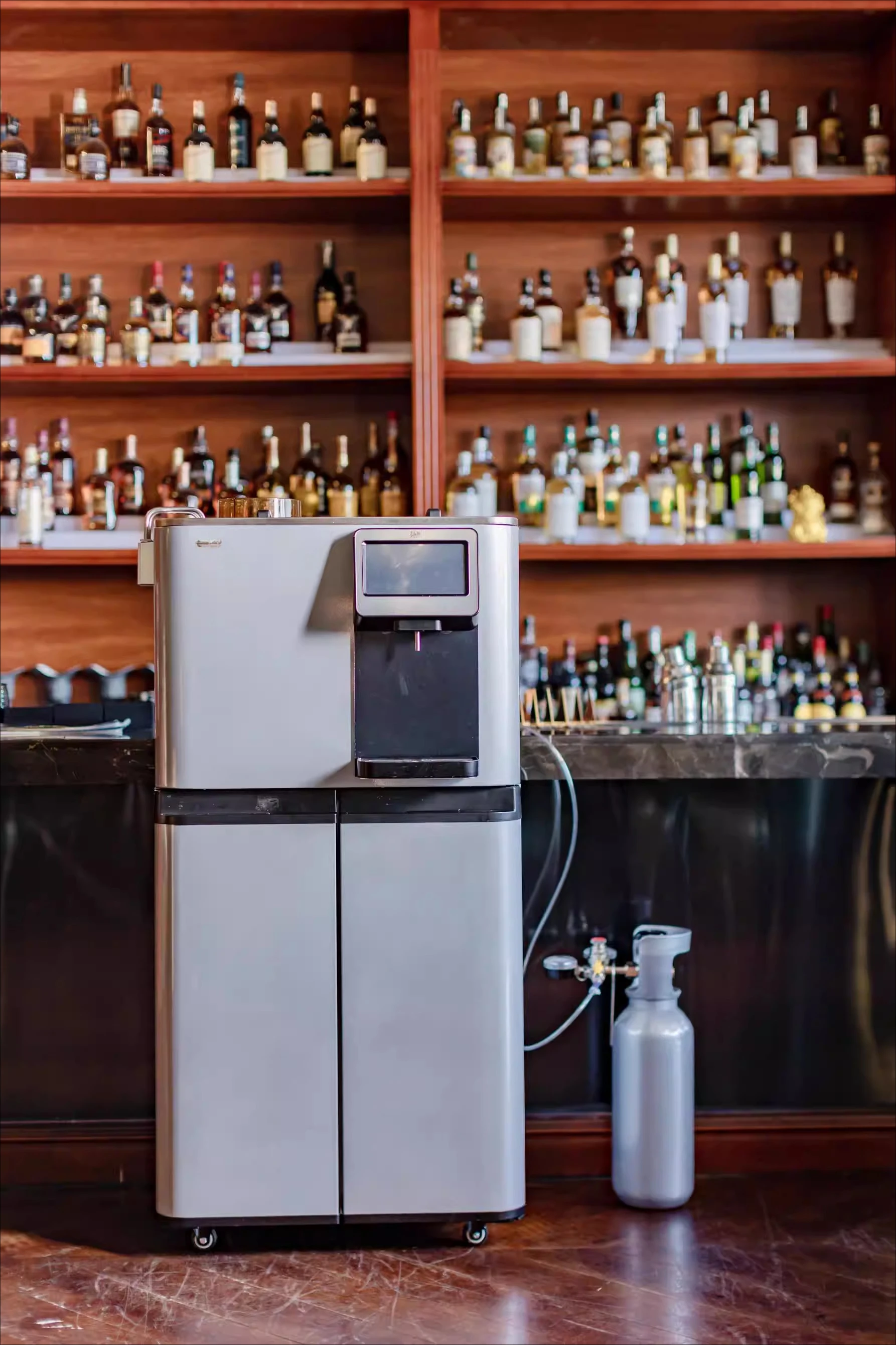 Household and commercial craft beer brewing machine fermentation and refrigeration integrated equipment
