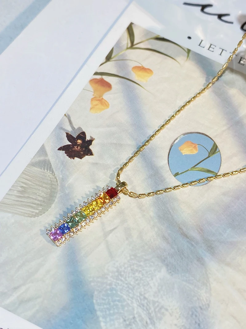 LUOWEND 100% 18K الذهب الأصفر قلادة فاخرة الماس والمجوهرات اللون الطبيعي الياقوت قلادة قلادة للنساء غرامة مجوهرات