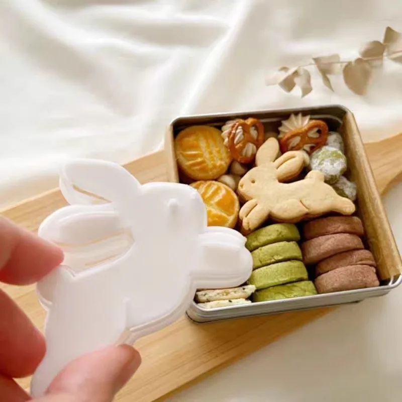 3D Cute Rabbit Cookie Mold Cartoon Rabbit Fondant Cookie Cutter Flower Pattern Biscuit Mold DIY Kitchen Baking Tools