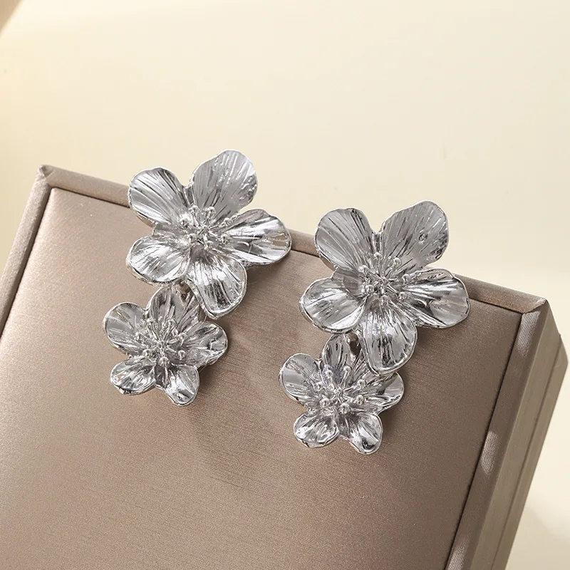 HUANZHI Silver Color Fashion Double Layered Flower Earrings for Women Girls Creative Trendy Women Metal Jewelry Gifts 2024 New