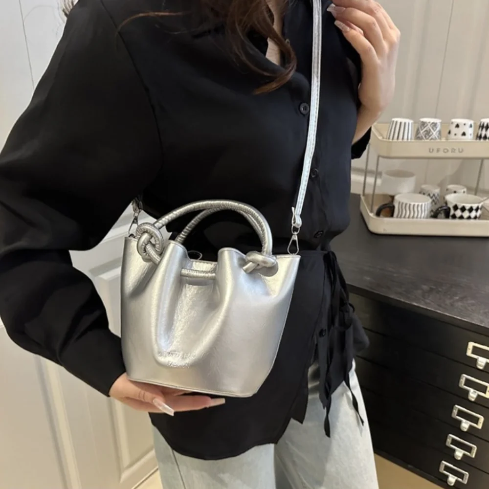 

Portable Korean Leather Bucket Bag Small Square Single Shoulder Bag Pleated High-grade Women’s Handbag Female
