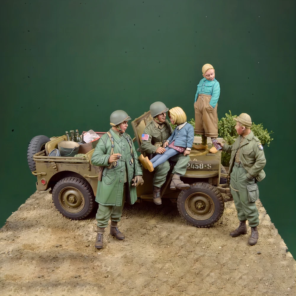 GK1/35 جنود الحرب العالمية الثانية 5 أشخاص لا يجلب نموذج سيارة من الراتنج بقعة الجنود موضوع عسكري نموذج أبيض