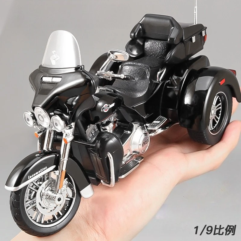 

Модель мотоцикла-круизера D-VTRI GLIDE ULTRA 1:9, литая под давлением, из сплава, со звуком и светом, коллекционная, декоративная, подарочная