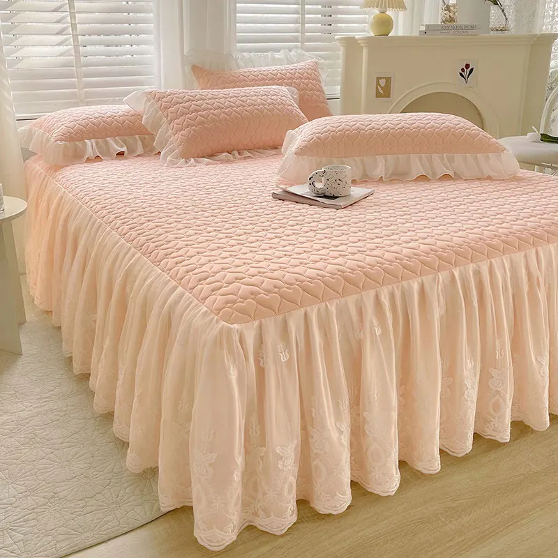 

Heart Quilted Latex Cooling Bedspread Summer Bed Cover Elegant Lace Bed Skirt Double Washable Sleeping Mat with 2 Pillowcases