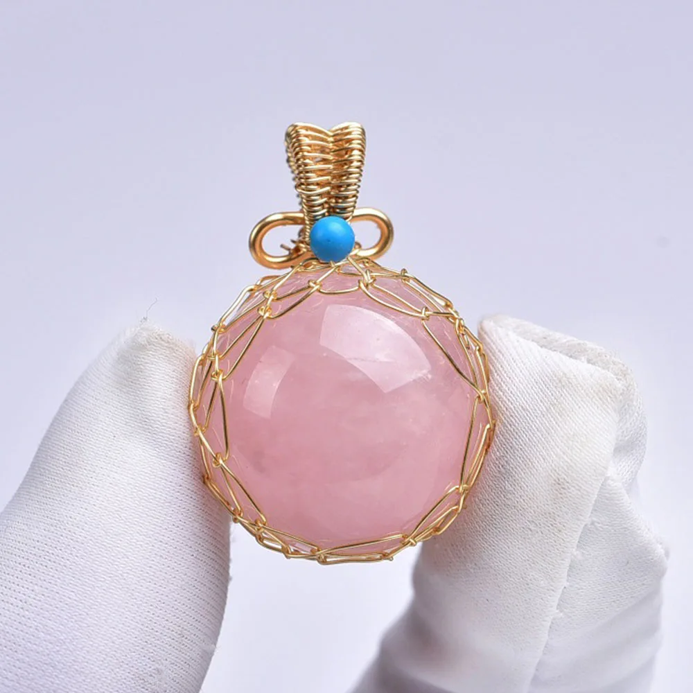 Natural Rose Quartz Crystal Ball Lucky Net Golden Wire Wrapped Rotating Gemstone Reiki Healing Crystals Stone Hanging Ornaments