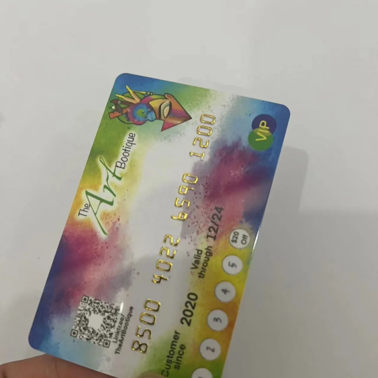 

Тисненые золотые цифры Qr Code Vip Красочная печать ПВХ-карточек