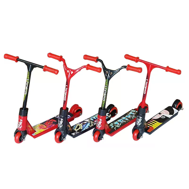 Skateboard da dito a colori casuali Scooter da dito Bici da dito Giocattoli da tastiera