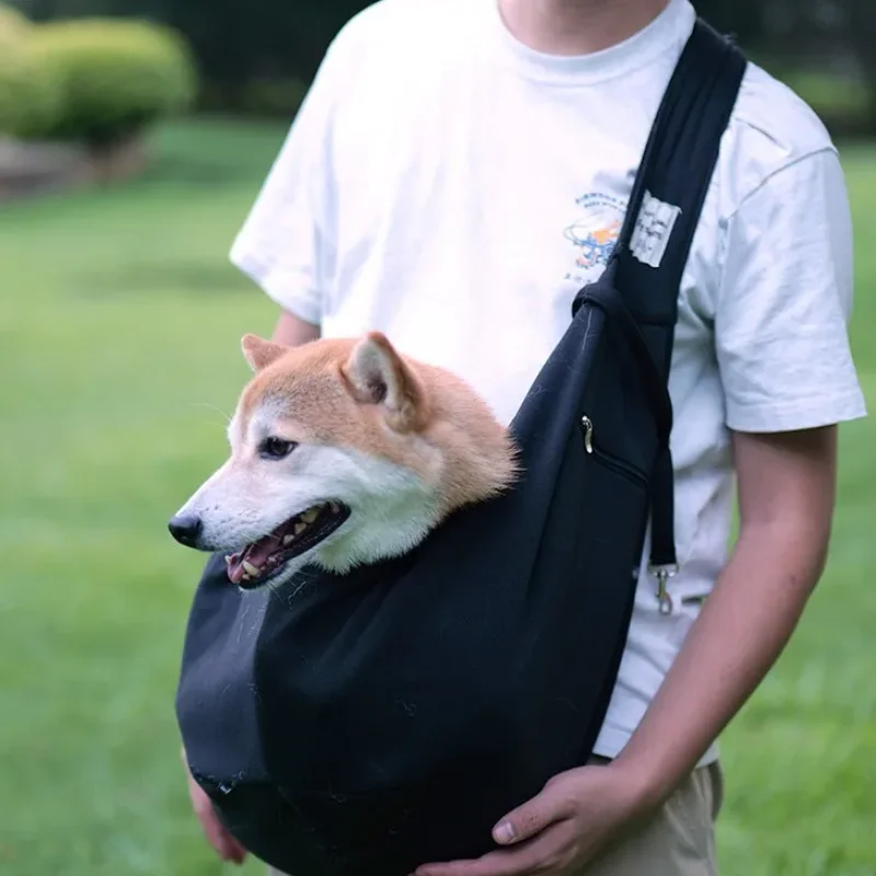 Große Kapazität Verstellbare Hunde-Tragetasche mit Reißverschlusstasche Breiter Schultergurt für Outdoor-Reisen