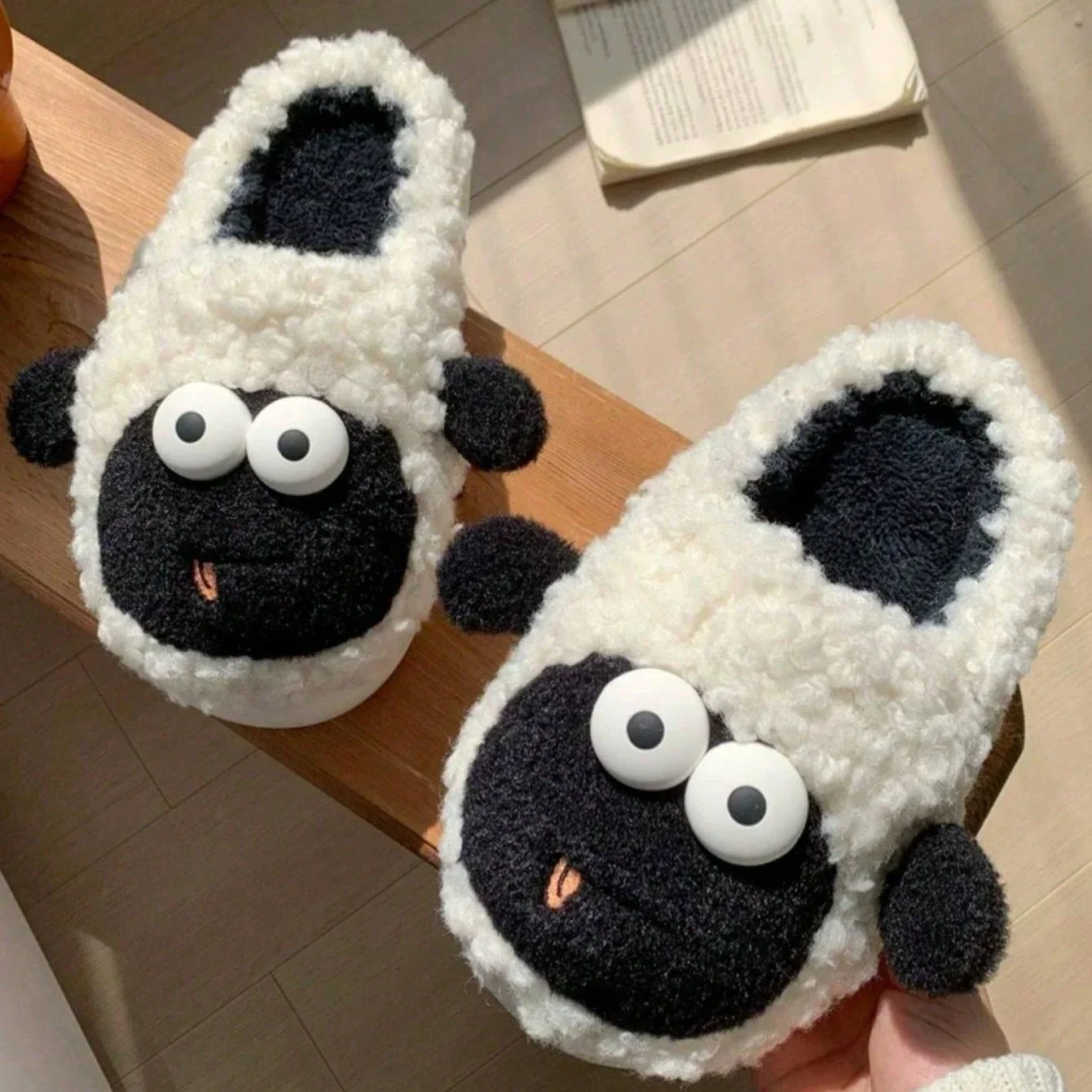 

Funny lamb designer slippers men's cartoon sheep shoes home slides man winter adorable animal slipper couple shoes unisex sliper