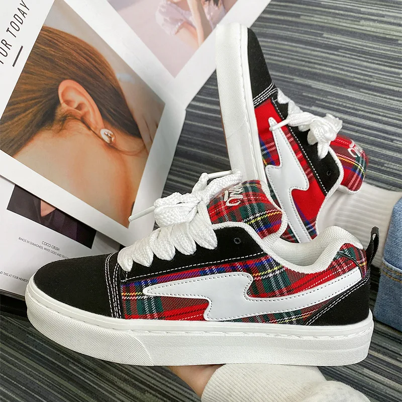 Trendy Scottish Plaid Retro Style Unisex Canvas Slip-On Shoes Breathable Wear-Resistant Skateboard Low-Top round Toe Sneakers