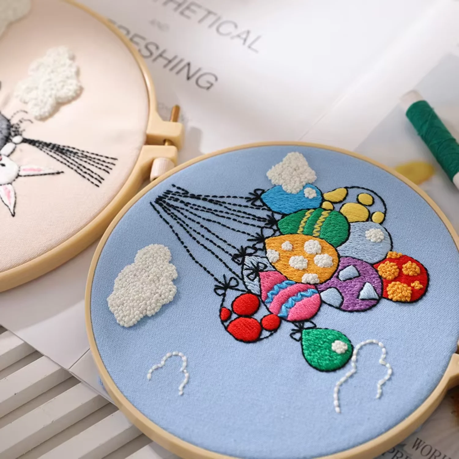 قطعتان من مجموعات التطريز اللطيفة التي يمكنك صنعها بنفسك للبالغين #4