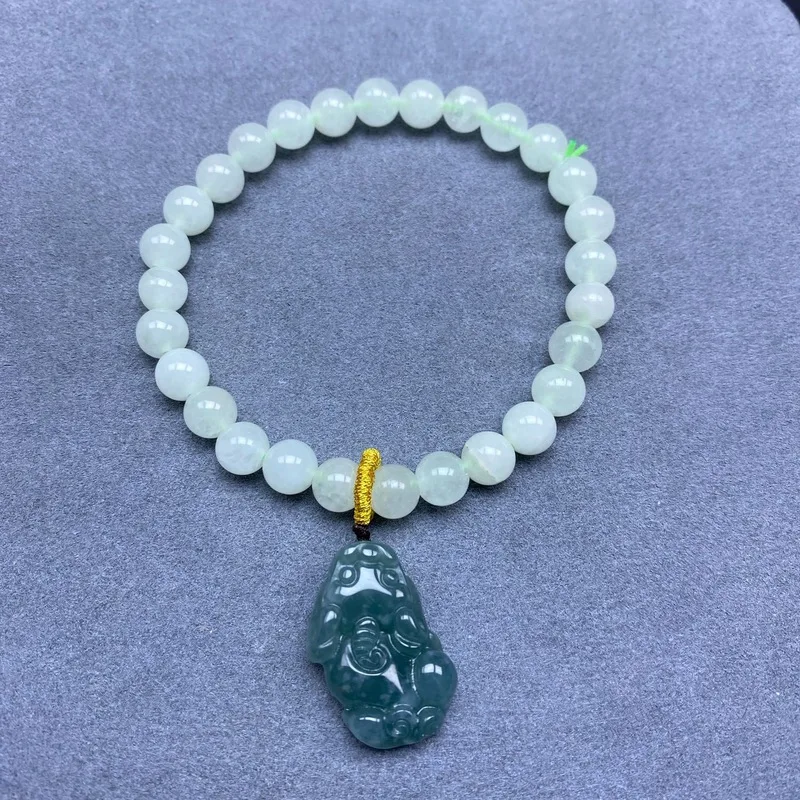 Grade A Jadeite Pixiu in full green, comes with a bracelet, exudes elegance and a relaxed texture