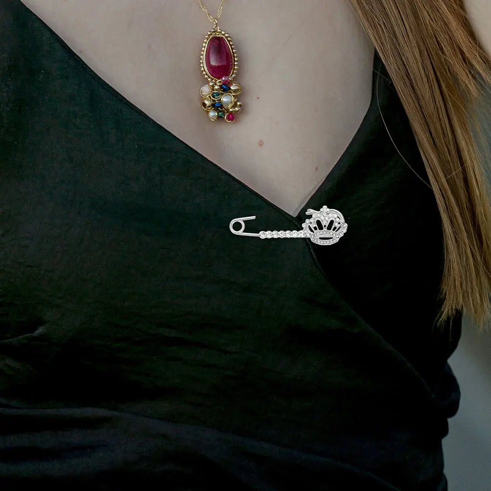 

2Pcs Crown Brooch Pin Set Stylish Rhinestone Alloy Brooches for Women Elegant Clothes Decoration Lapel Pin Cardigan Sweater