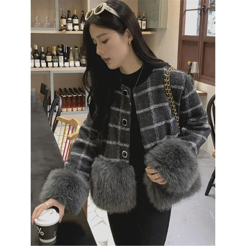 

Fashion Plaid Cuffs with Fur Patchwork Long Sleeved Knitted Cardigan Sweater for Women's Autumn Winter New Small Fragrant Coat