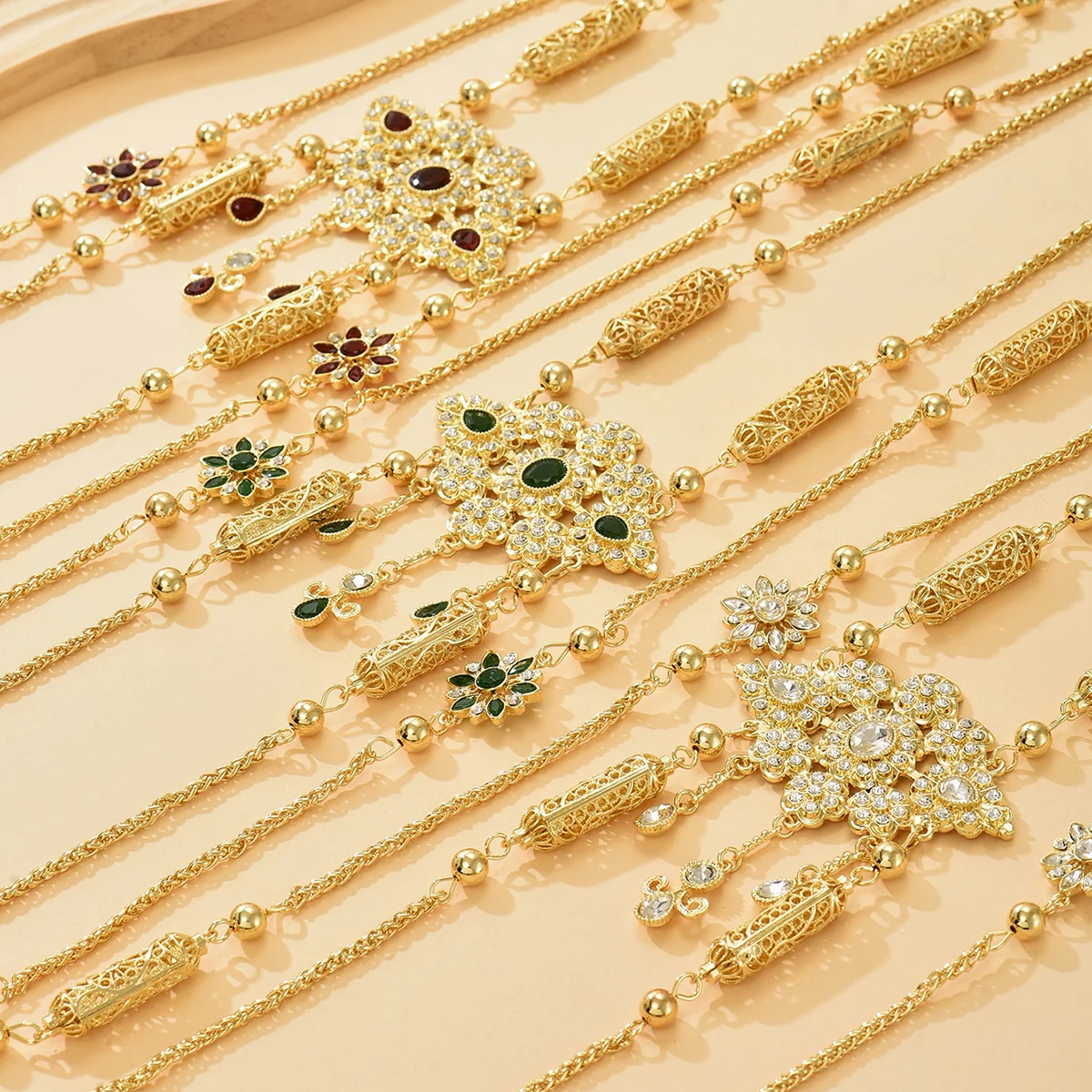 สายโซ่/เข็มขัดประดับลายดอกไม้ชุบทองหรูหรา  เครื่องประดับระดับไฮเอนด์สุดสง่างามสำหรับชุดเจ้าสาว งานแต่งงาน และงานเทศกาลแบบดั้งเดิม