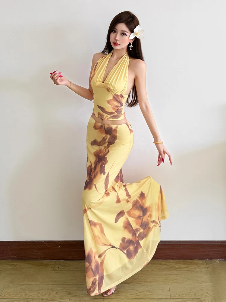 

Комплект из 2 предметов Whatiwear: женский топ с цветочным принтом и V-образным вырезом + юбка с асимметричным подолом из сетки и пэчворка, элегантный праздничный уличный костюм