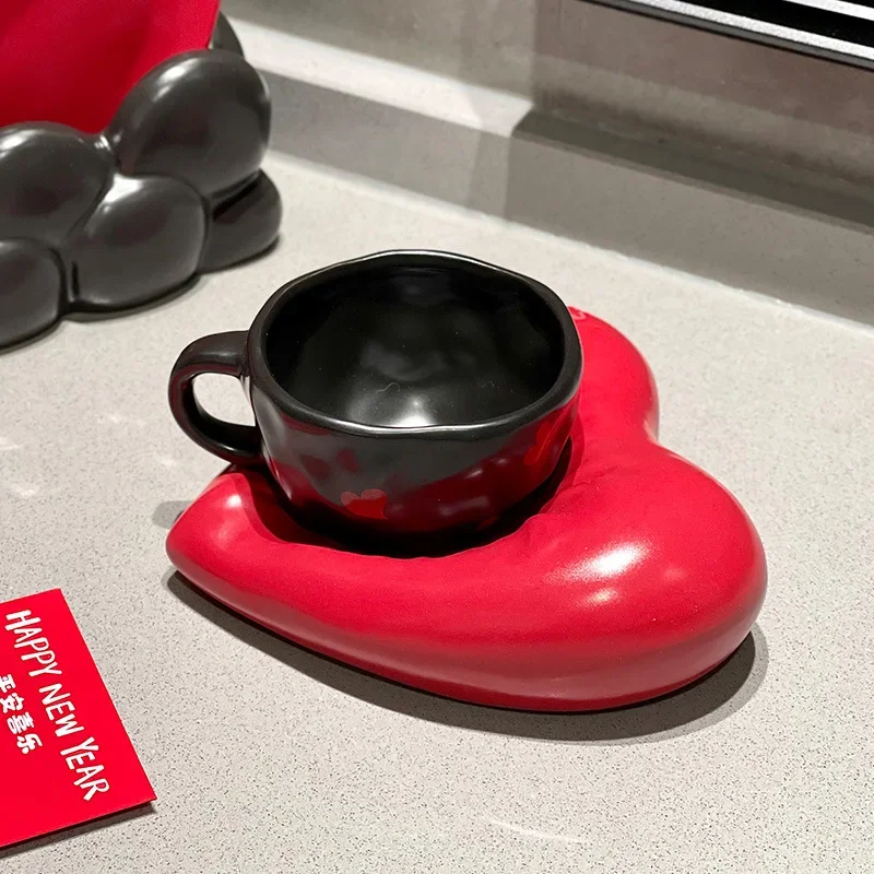 Cute Heart Shape Ceramic Coffee Cup Set Irregular Wrinkle Cup and Love Heart Saucer Creative Porcelain Tea Cup Valentine Gift