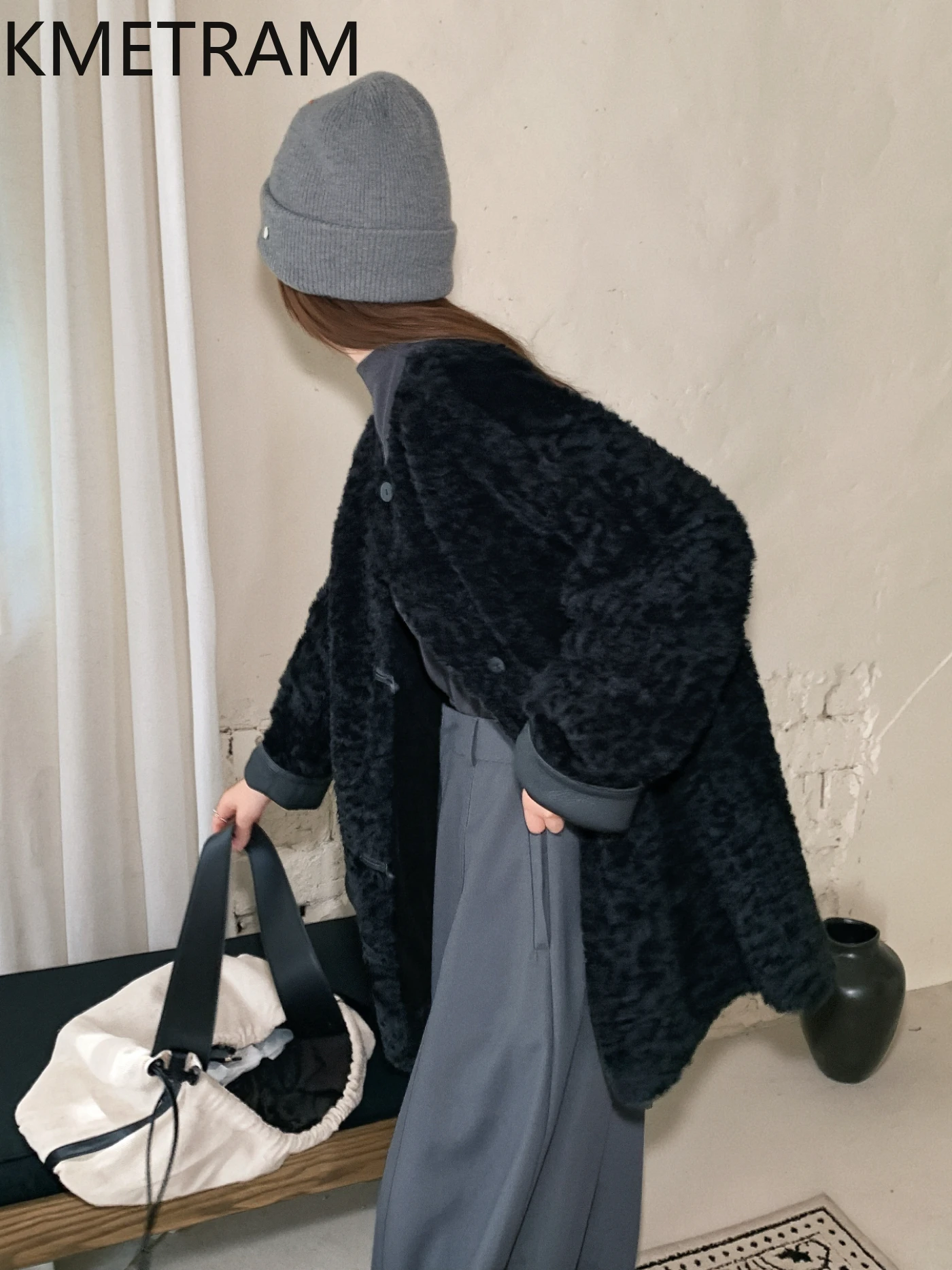 معطف فرو صوف الغنم من صوف ميرينو 100% من KMETRAM سترة سوداء دافئة من الفرو الحقيقي ملابس الخريف والشتاء 2025 أربعة نسائية
