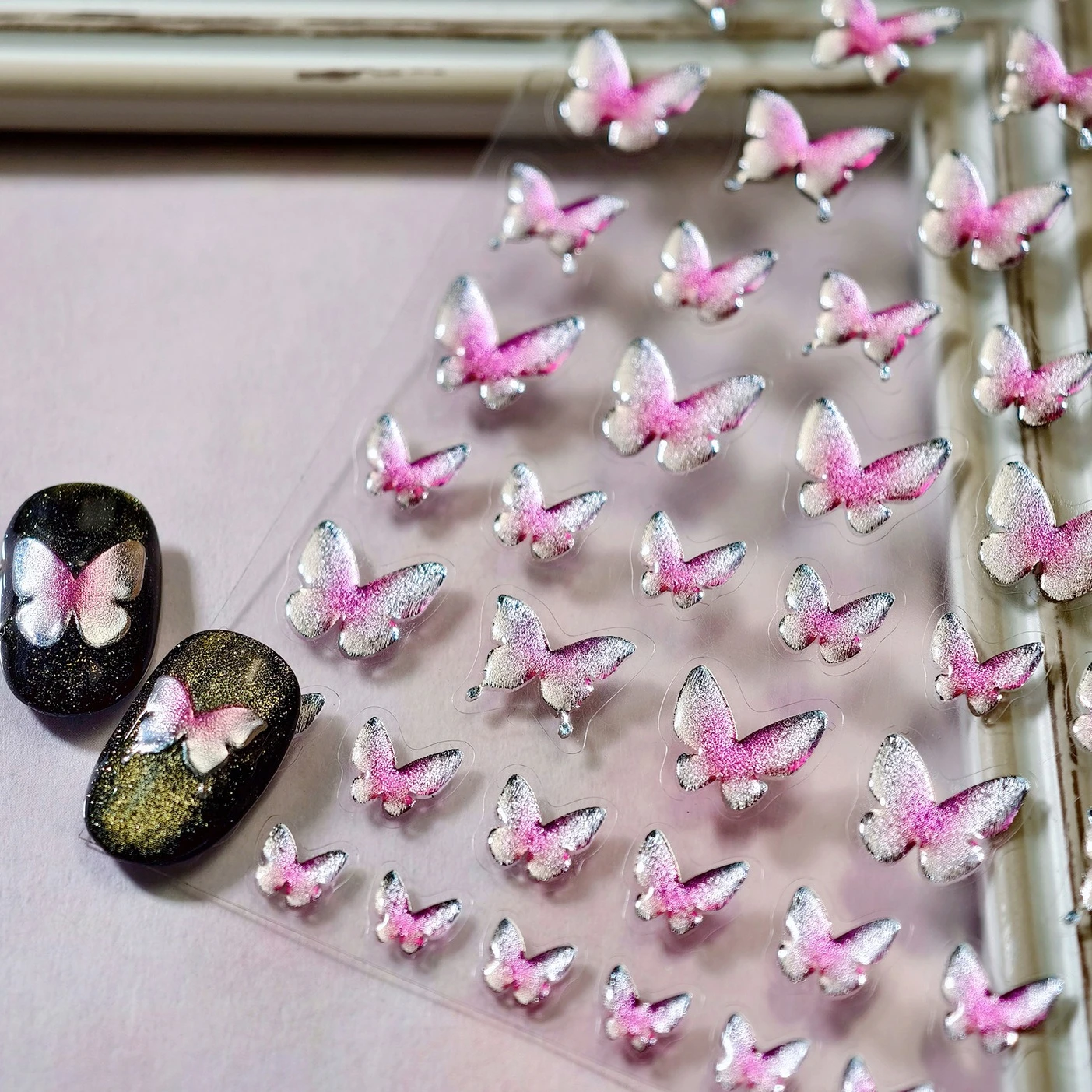 Schicke romantische lila rosa Schmetterling allmähliche Flügel Insekt zarte verträumte charmante selbstklebende Nail Art Aufkleber Maniküre Aufkleber