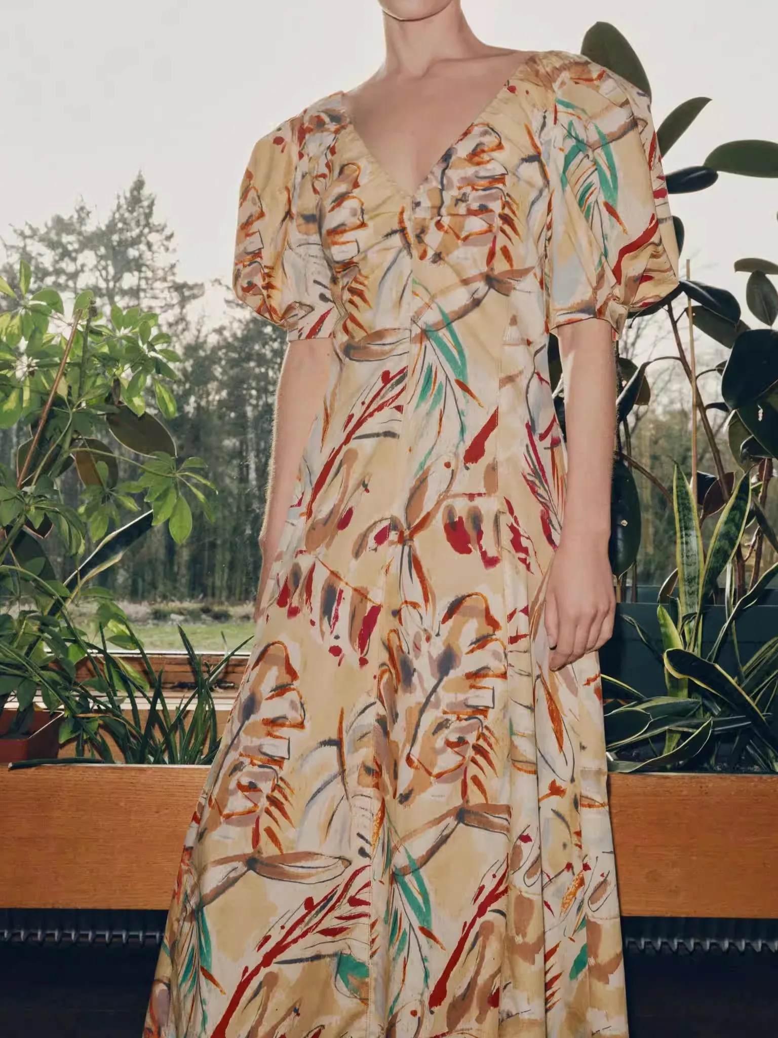 

Summer 2026 V-neck Bubble-sleeve Midi Dress Long Slimming Floral Print Commute-friendly Elegant Plus-size Women's Dress
