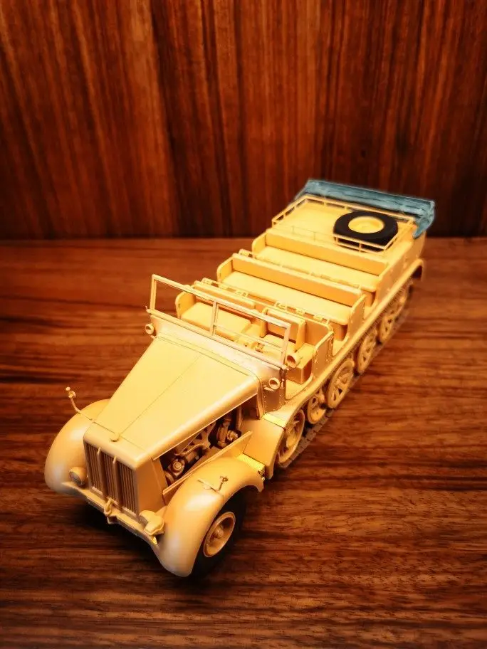 1: 35 Cast Resin Model Assembly Kit, GK, DB10 Tractor (canopy), Unpainted