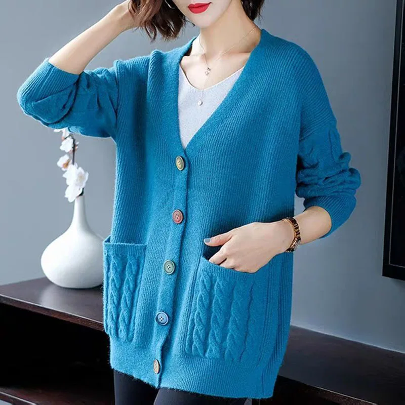 Fashion V-Neck Button Spliced Pockets Cardigan Sweaters Women\'s Clothing 2022 Autumn New Loose Korean Tops All-match Coat