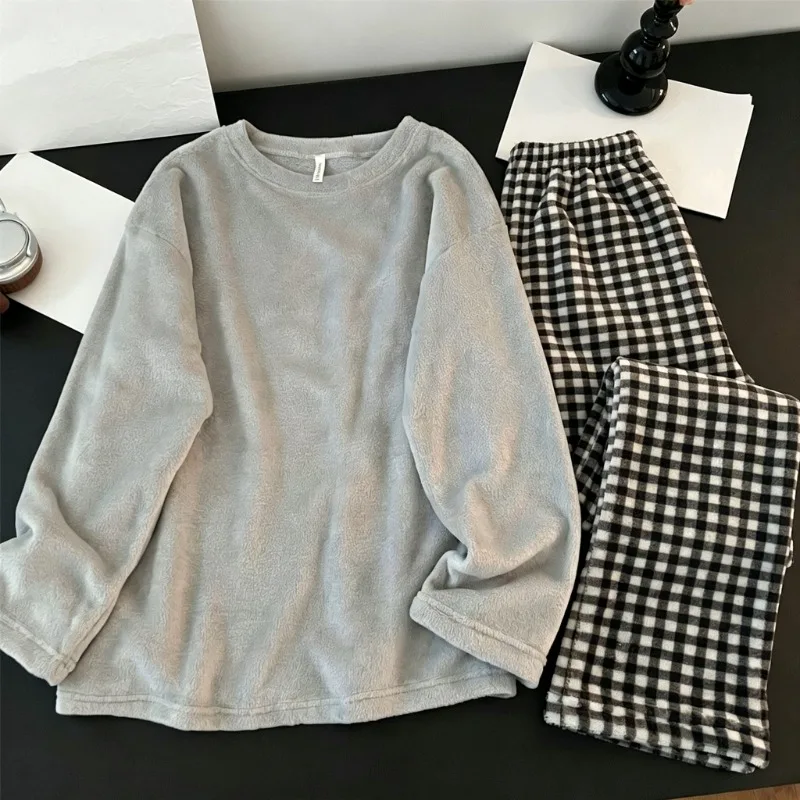 Men Winter Crew Neck Fleece Sleep Outfit Warm Cosy Long‑Sleeve Thick Relaxed Home Loungewear For Cozy Indoor Night‑Time Use