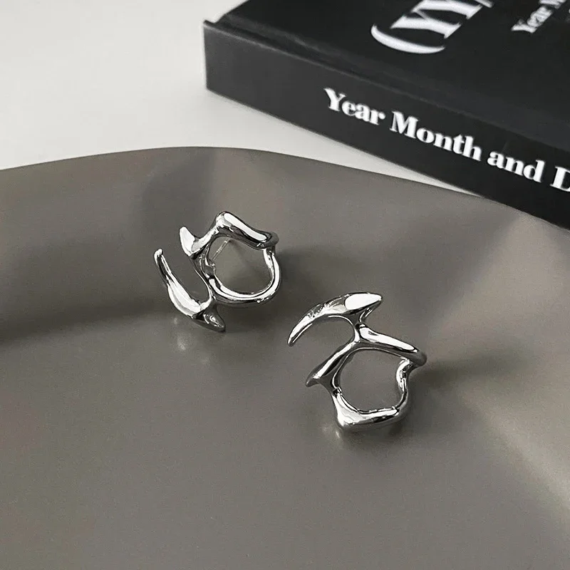 Trendy Irregular Liquid Earrings for Women, Punk Hip-Hop Style, Dainty Metal Clip-On, Simplistic Accessory Present