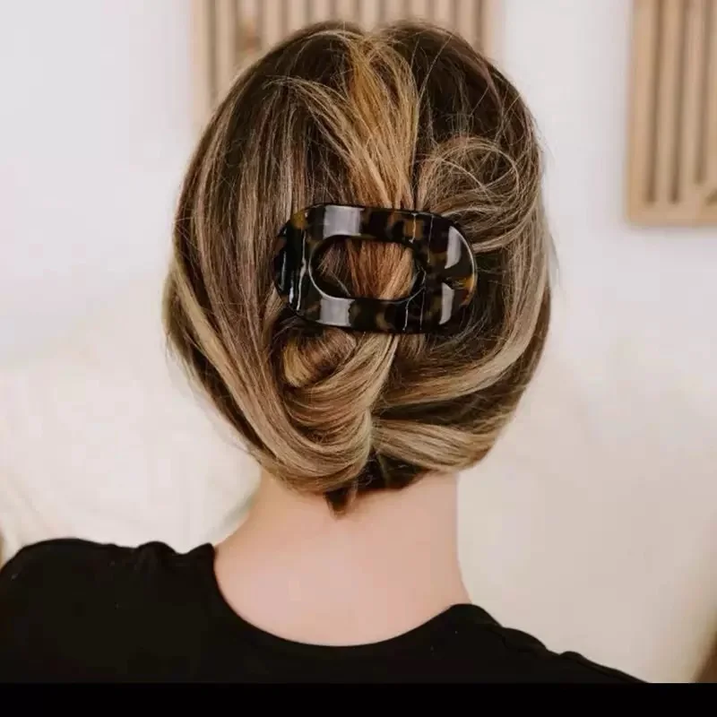 Stilvolle ovale flache Haarspangen für Damen – für optimalen Halt – erhältlich in einfarbigen Farben und Leopardenmuster für vielseitigen Einsatz – Detail 8
