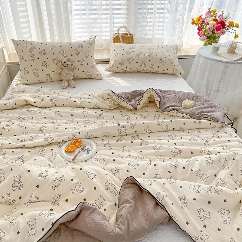 

Printed Double Gauze Summer Quilt Grade A Lightweight Air Conditioning Quilt Soya Fibre Fill Soft Breathable Cool Summer Blanket