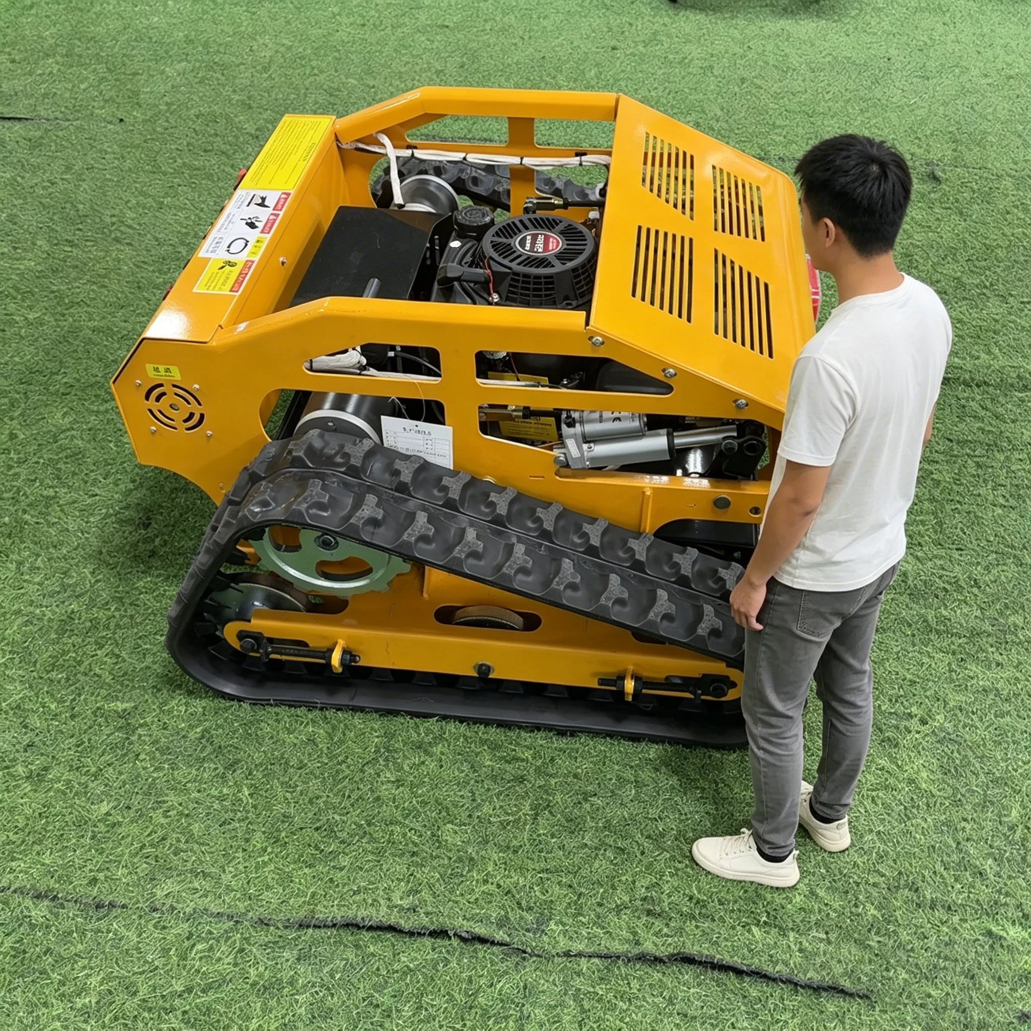 Customized lawn mowers suitable for family backyards, golf courses, wastelands, and shrublands, for leveling the ground