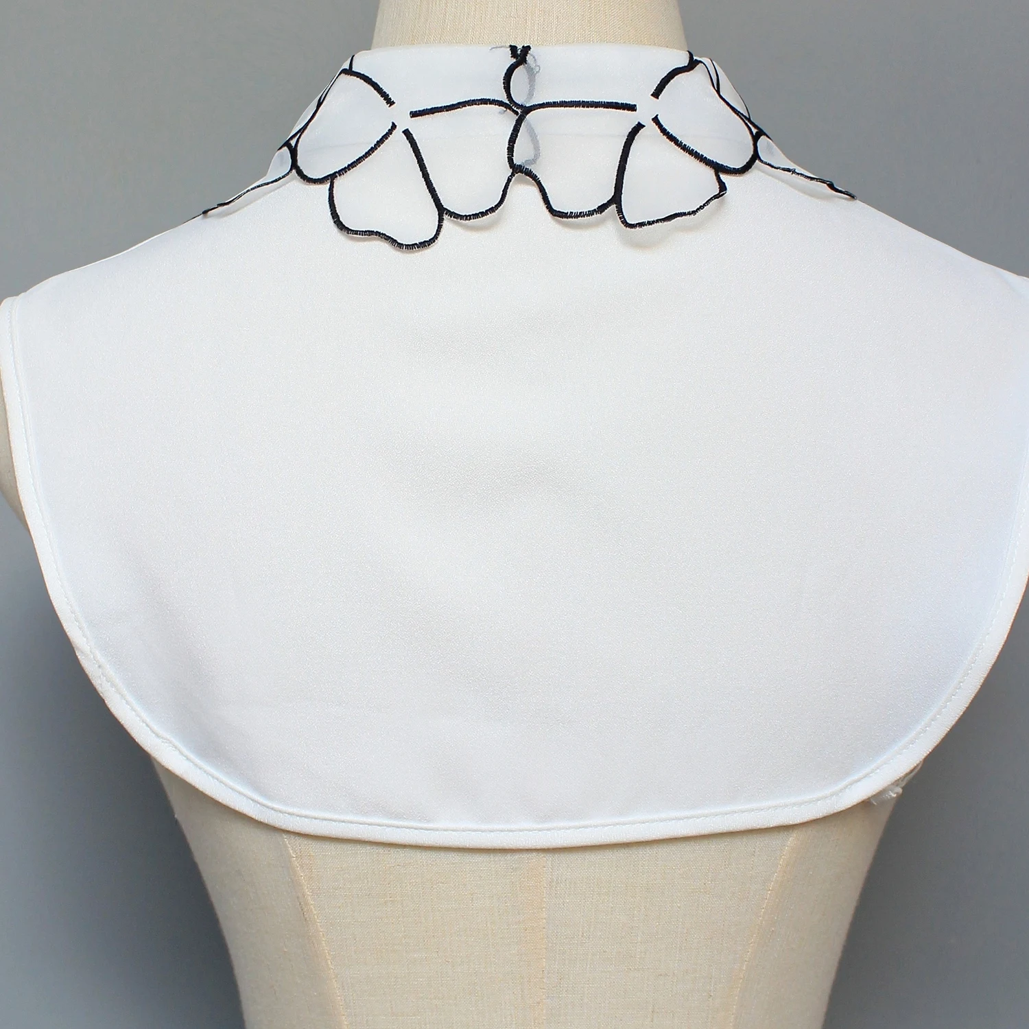 1 Stück abstraktes, besticktes Blumen-Kragenimitat, ein bestickter Kragen mit elegantem und charmantem Stil für Damen, Eye-Cat – Detail 4