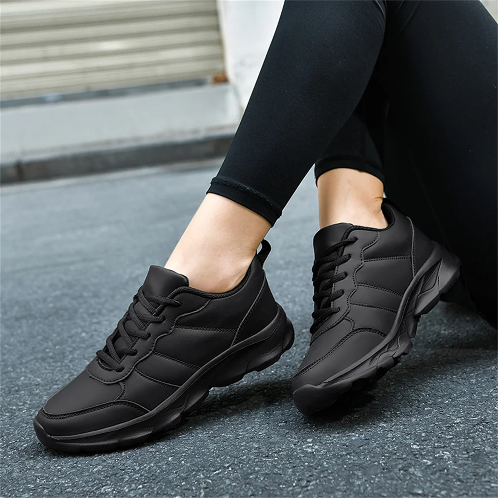 Frauen Freizeit schuhe Mode Outdoor Walking flache Schuhe Turnschuhe Frau 2024 Fitness studio vulkan isierte Schuhe schwarze weibliche Tennis Dame Schuhe