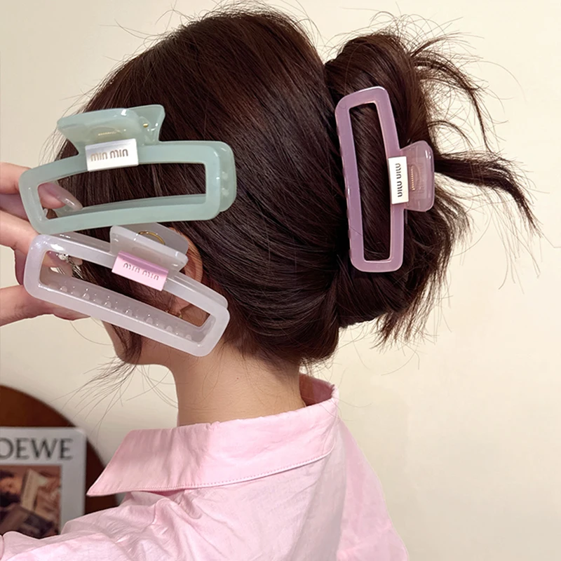 Korean Style Large Acrylic Hair Clip for Women Elegant Letter Shark Clip Fashion Girl Hair Clamp