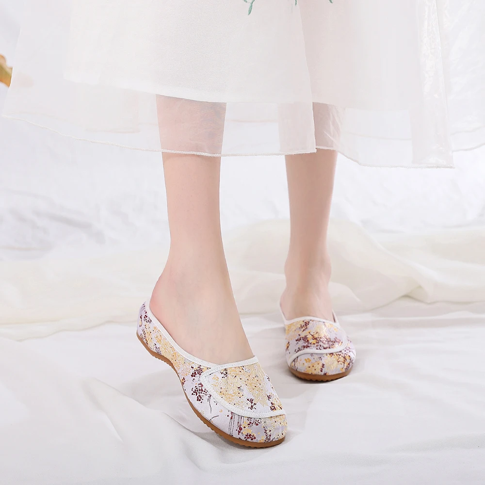 Veowalk الكتان عادية اليدوية الصينية المطرزة النساء البغال النعال الصيف مريحة السيدات القديمة بكين الشرائح المسطحة الأحذية