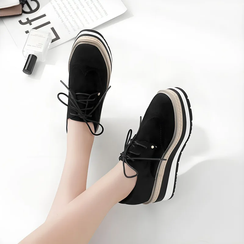 Thick soled sponge cake shoes with round toe strap and sloping design women's casual British style 2026 spring new item