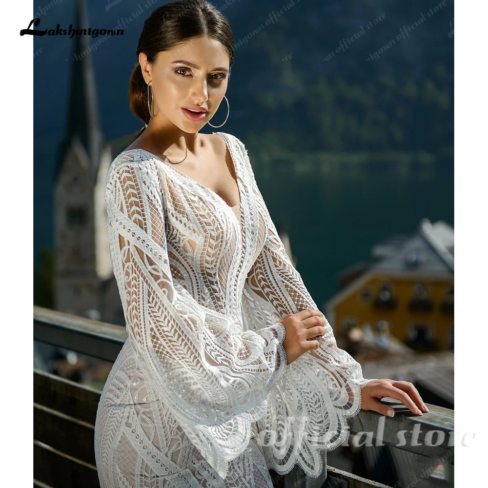 Lakshmigown Bohemian Spitzen-Meerjungfrauen-Hochzeitskleider mit langen ausgestellten Ärmeln, Strand-Brautkleider, V-Ausschnitt, offener Rücken, Sommerbraut, maßgeschneidert – Detail 6