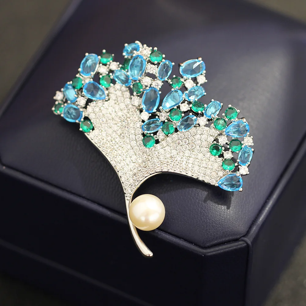 Broche de Hoja de Ginkgo con Circones Azul Verdoso de Lujo y Alta Gama, Perla de Agua Dulce, Accesorio de Vestir Elegante, Joyería para Mujer
