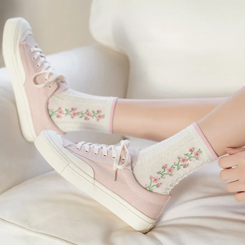 

2025Spring and Summer New Socks Female Pink Twisted Tube Sock Sweet and Small Floral Cute Student Socks Kawaii Sock Medias