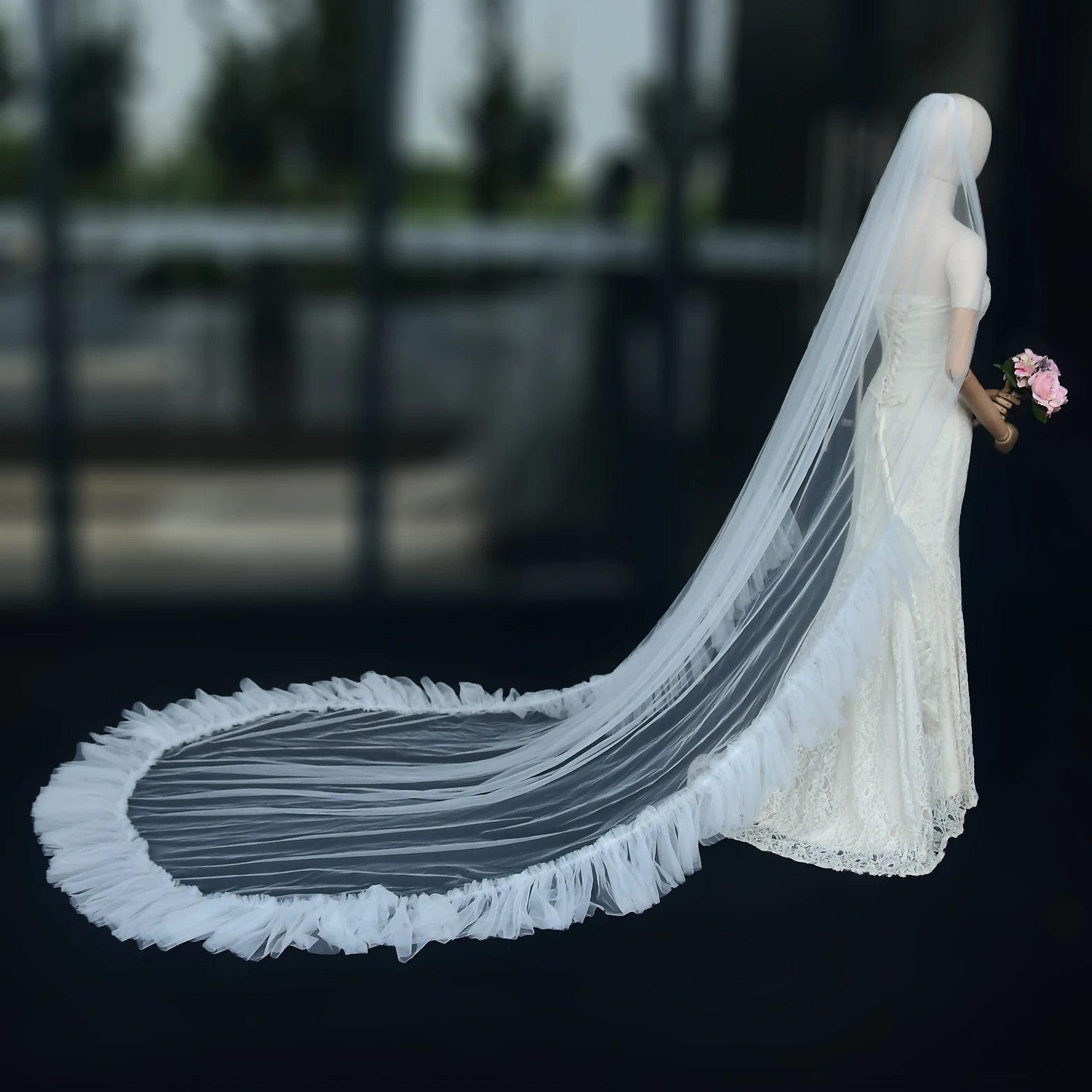 V181 Romantic Bridal Veils 1 Tier Wedding Veil Lotus Leaf Pleated Edge Long Cathedral Veil with Comb Wedding Bride Accessories