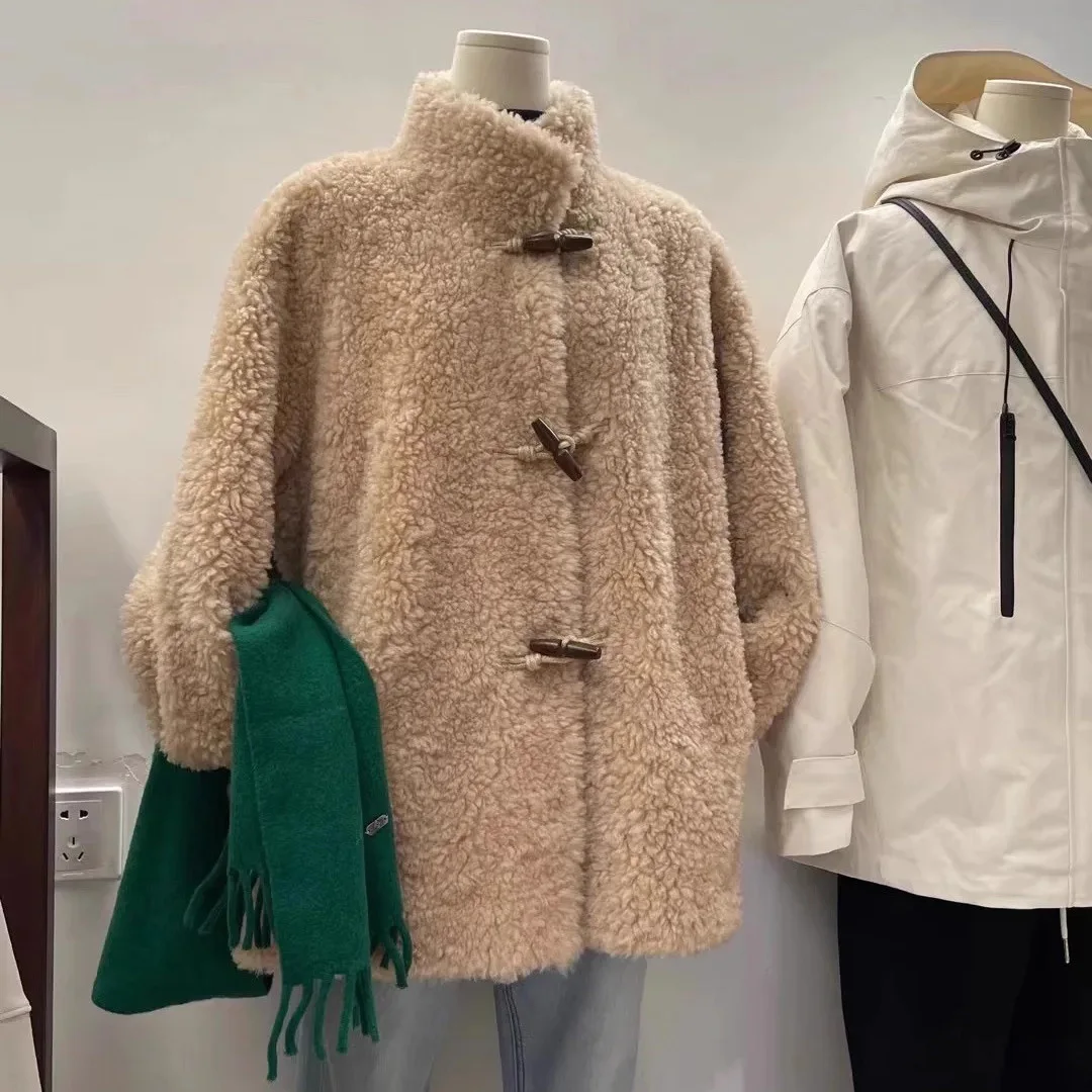 UMI MAO Schaffell Lammfell Mantel Frauen Mit Horn Tasten Volle Wolle Pelz Integrierte Schaffell Echtpelz Jacken Femme