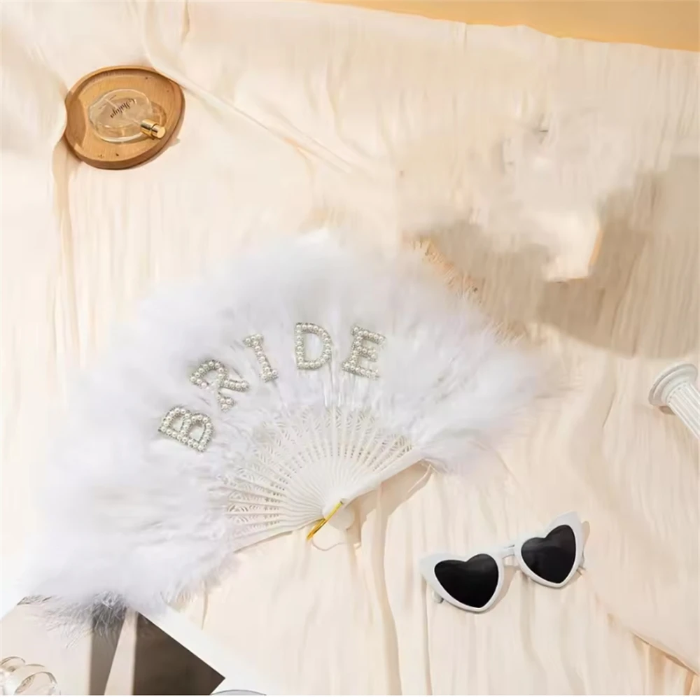 1pcs White 16 Feather Fans Bride Pearl Letter Fan Dance Stage Performance Props Bridal Accessories Wedding Decoration