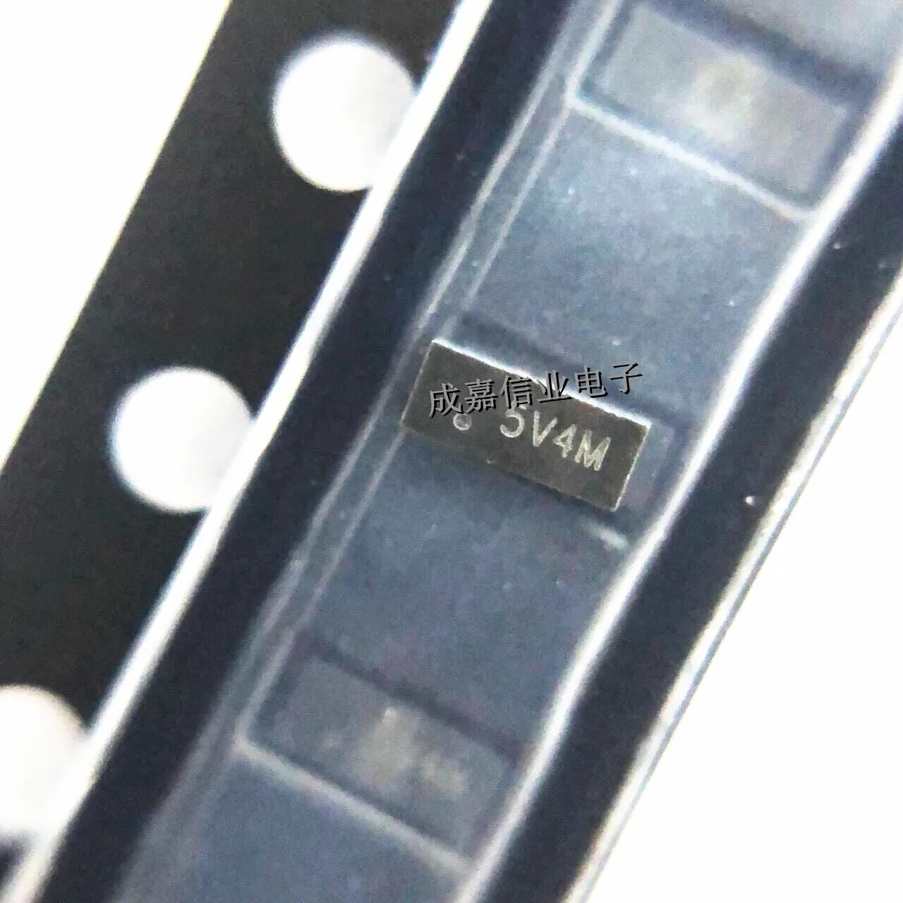 100 قطعة/الوحدة ESD5304D-10/TR UDFN-10(1x2.5) بمناسبة ؛ 5V4 4-Lines ، أحادي الاتجاه ، السعة المنخفضة للغاية المكثفات الجهد العابر