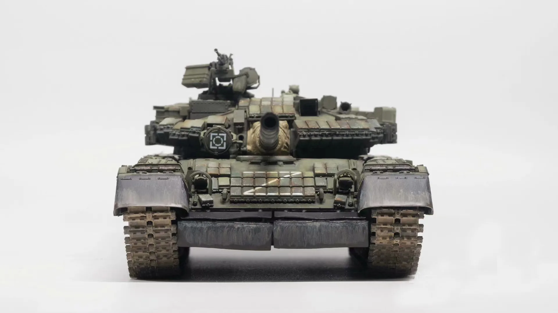 1/35 Russian T80BVD main battle tank, OEM